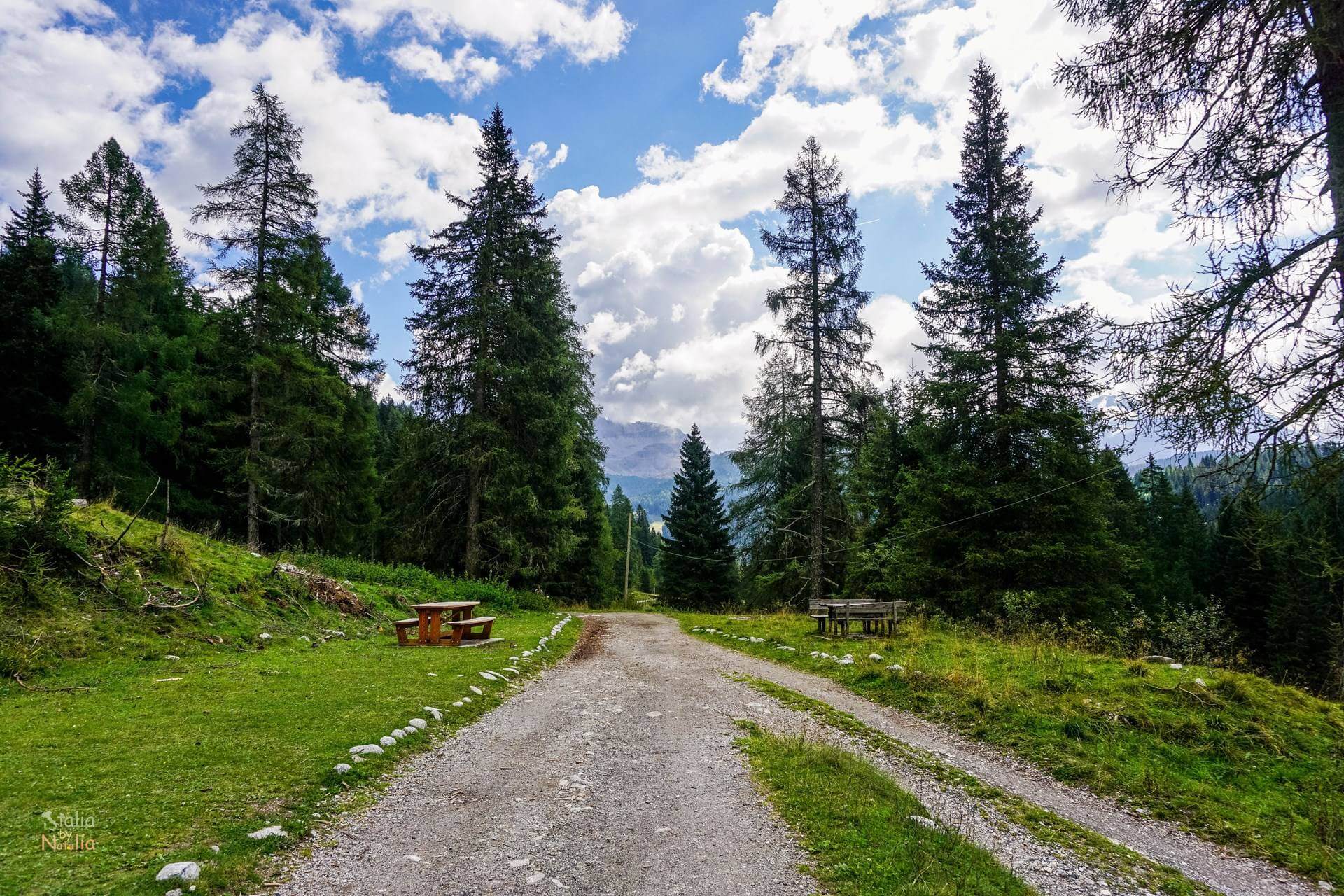 Jezioro Nambino łatwy szlak Park Adamello Brenta Madonna di Campiglio włoskie Alpy Retyckie
