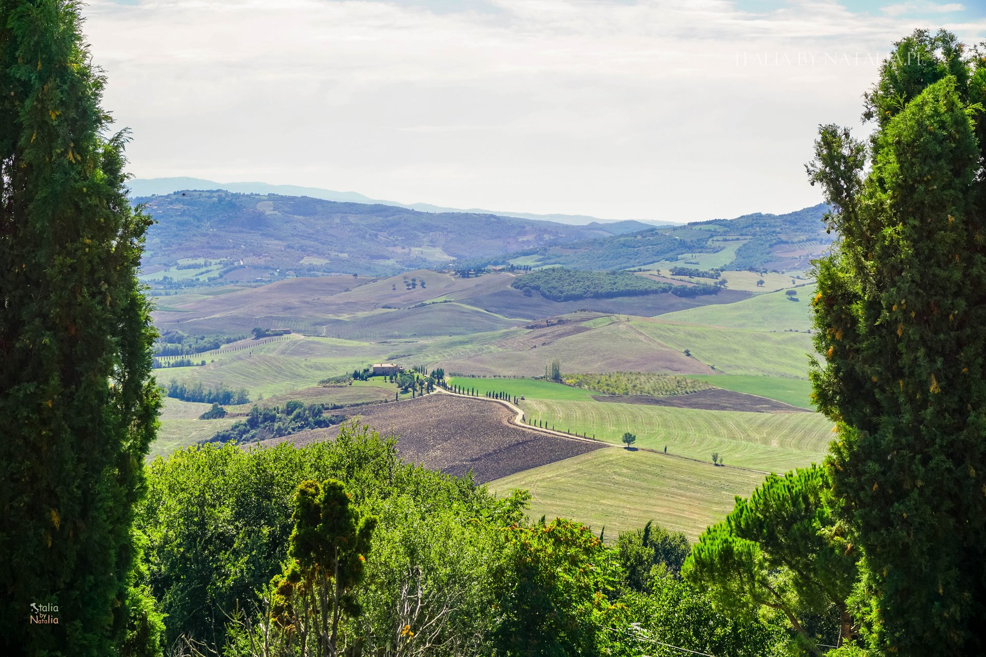 Pienza piękne miasteczko na wzgórzu perła Toskanii pośród wzgórz Val d'Orcia