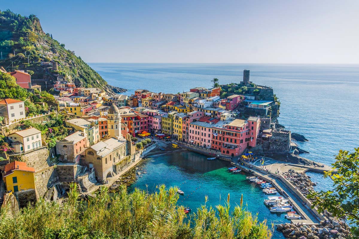Vernazza - perła wybrzeża Cinque Terre. Co zobaczyć w miasteczku?
