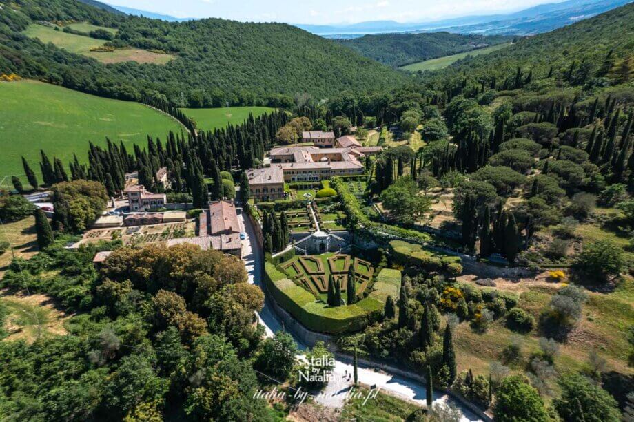 La Foce - ogrody z pięknym widokiem na wzgórza Val d'Orcia w Toskanii