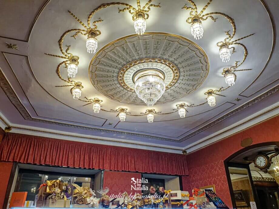 Najsłynniejsze kawiarnie Turynu. Bicerin i gorąca czekolada na salonach historii