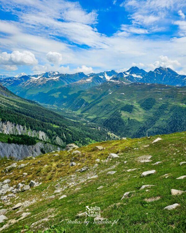 Skyway Monte Bianco - z Courmayeur (Entrèves) na Punta Helbronner najwyżej wjeżdżającą kolejką linową we Włoszech